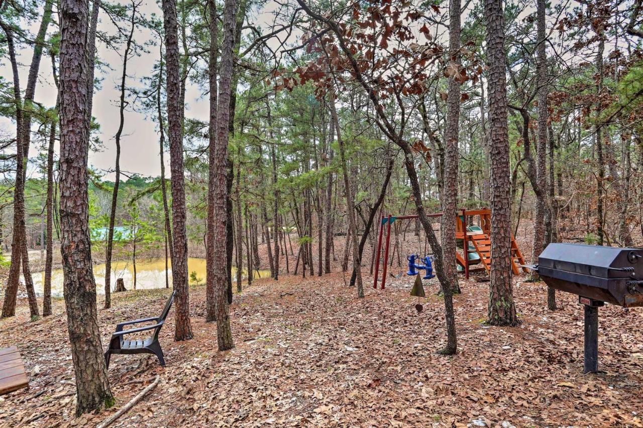 Broken Bow Log Cabin With Fire Pit, Pond, And Deck! Dış mekan fotoğraf